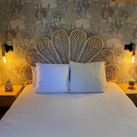 Peniche Le Pescalune - Chambre D'Hotes Арль Экстерьер фото