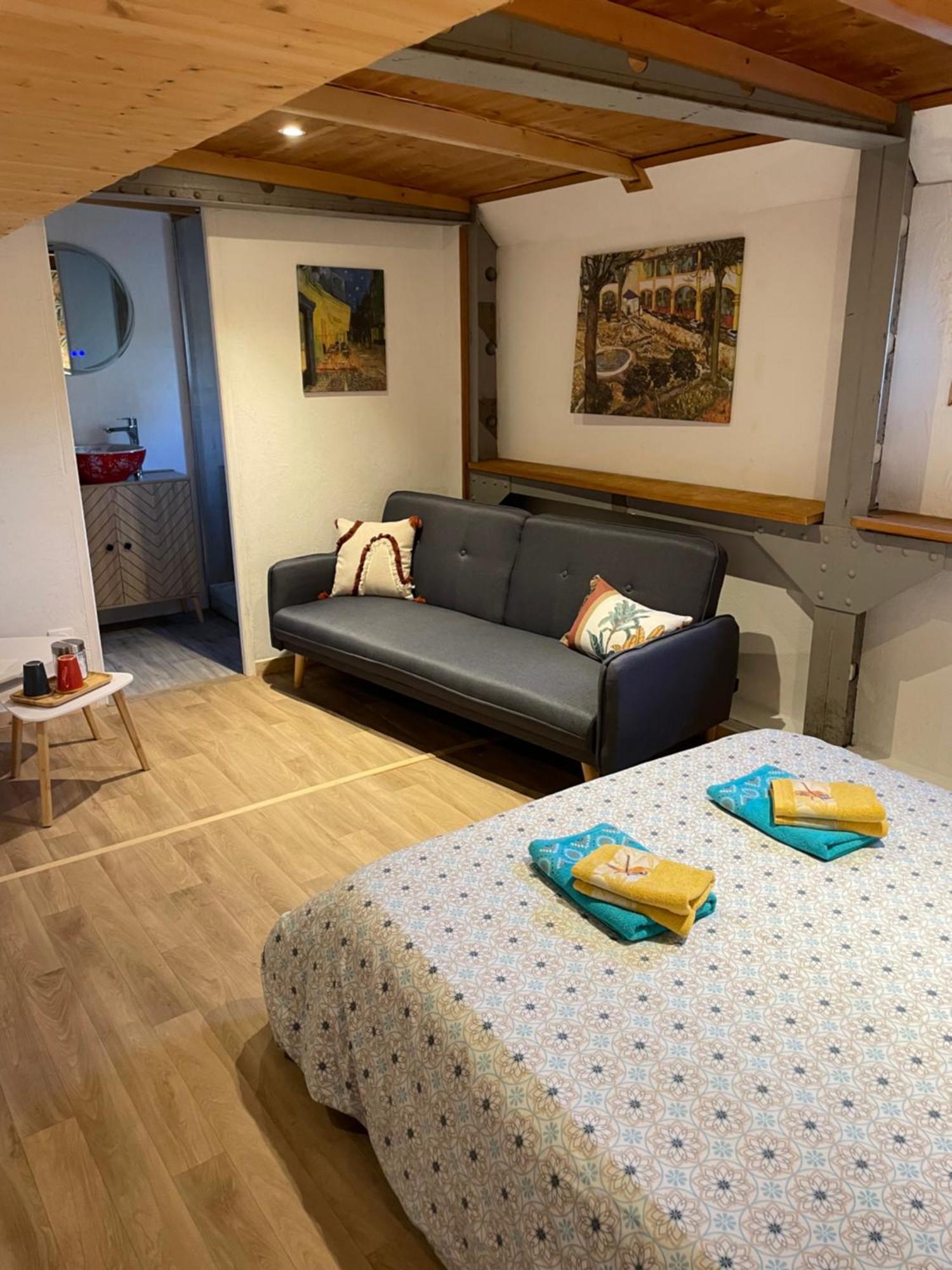 Peniche Le Pescalune - Chambre D'Hotes Арль Экстерьер фото