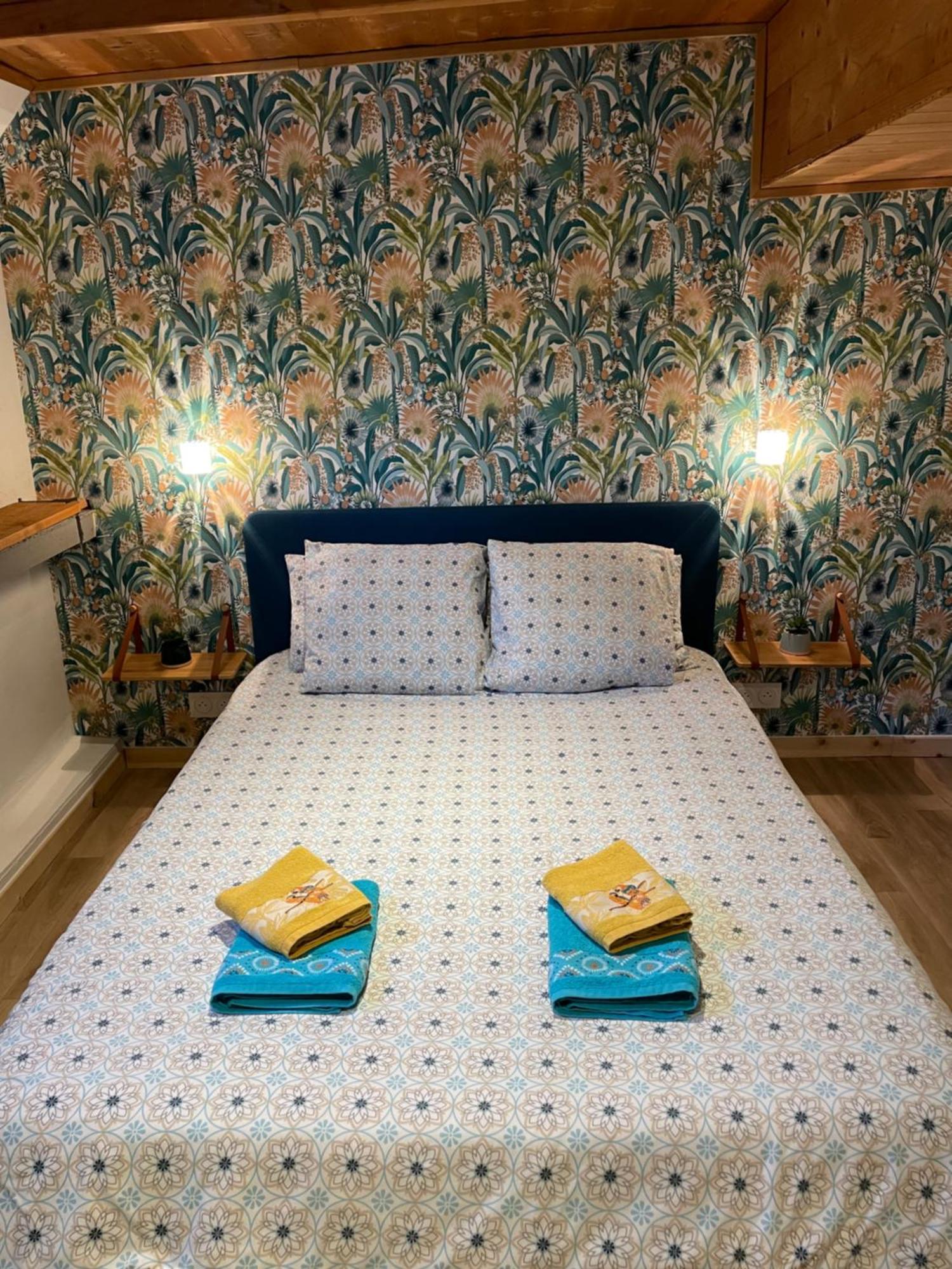 Peniche Le Pescalune - Chambre D'Hotes Арль Экстерьер фото