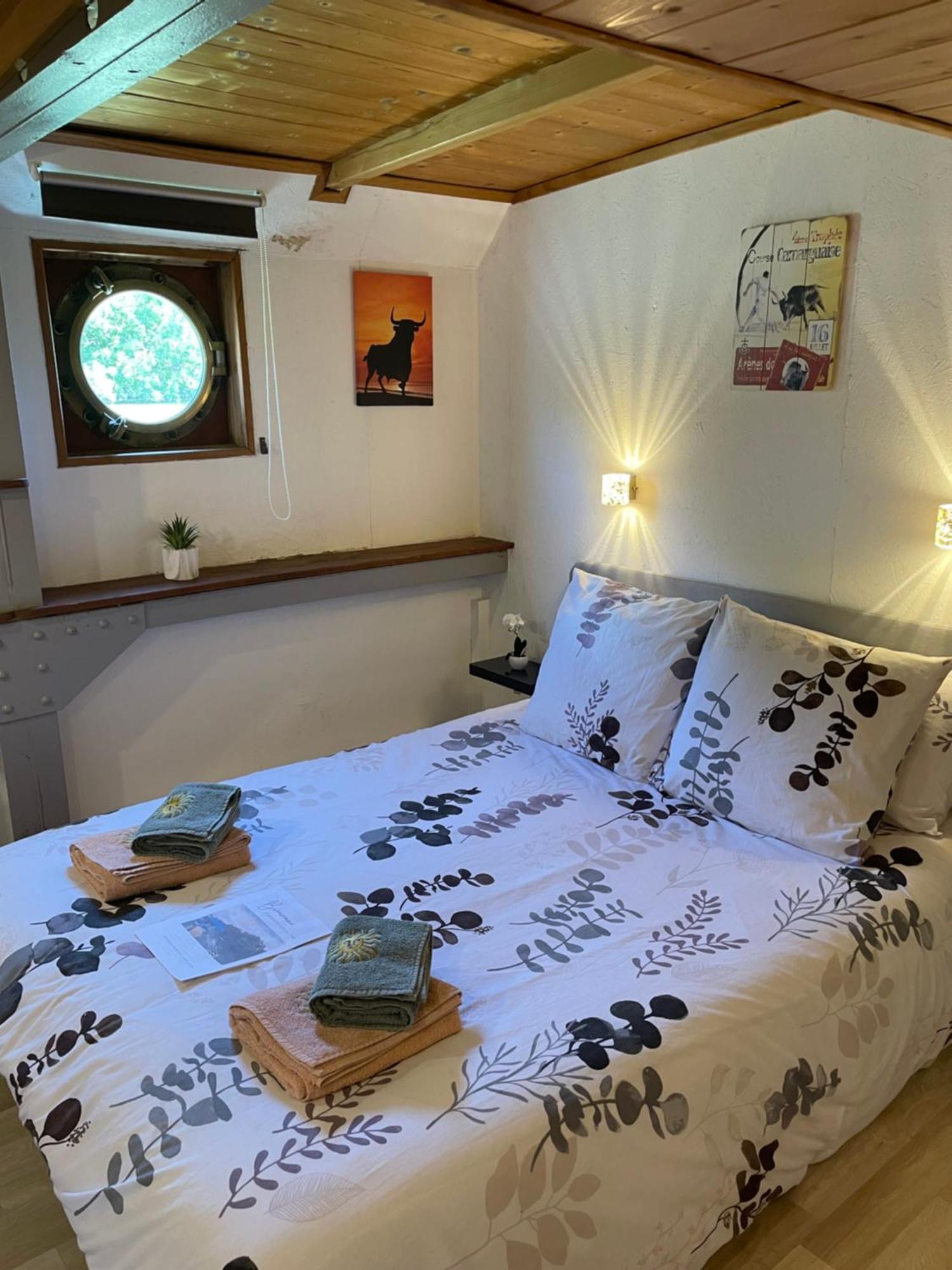 Peniche Le Pescalune - Chambre D'Hotes Арль Экстерьер фото